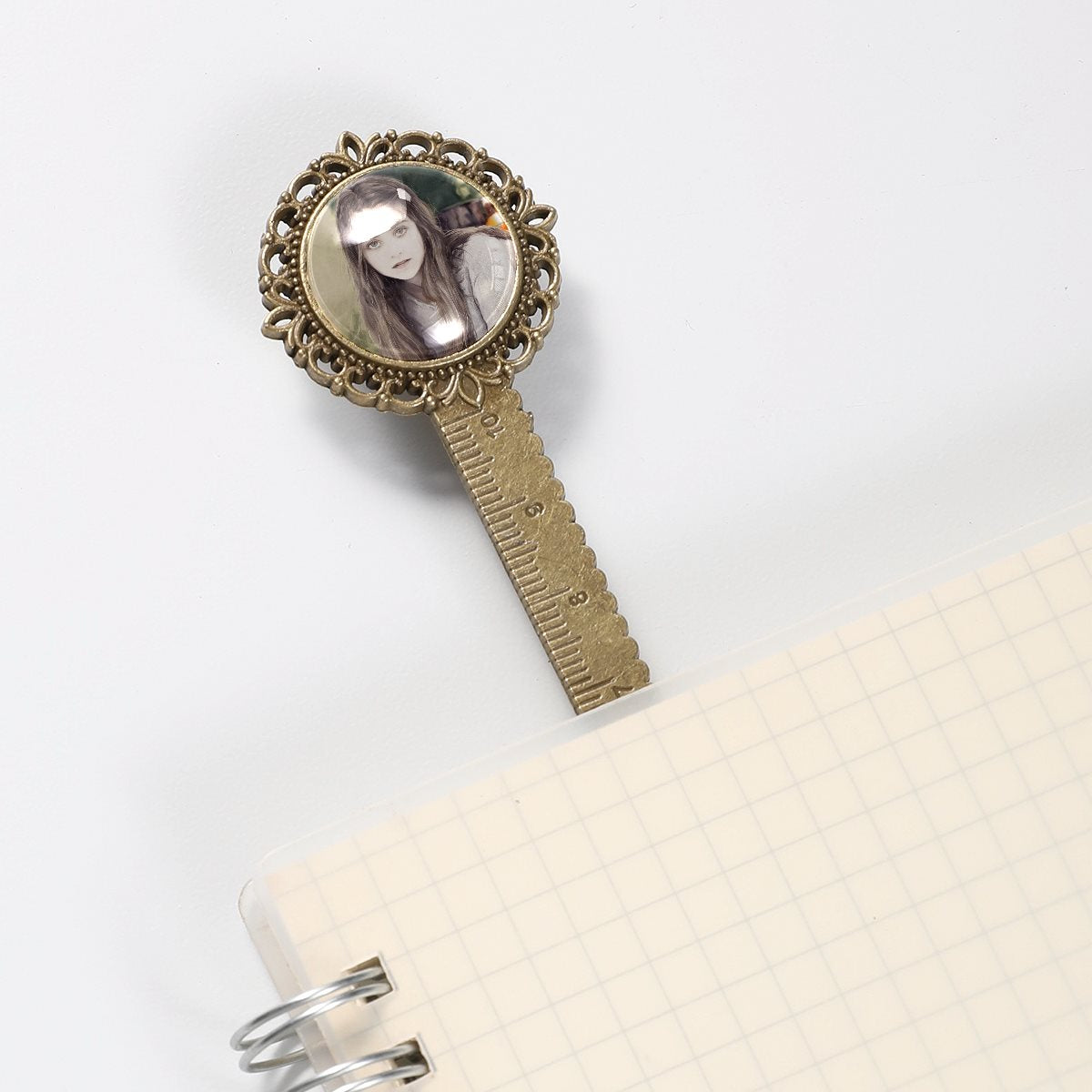 Stainless steel retro lace bookmarklet