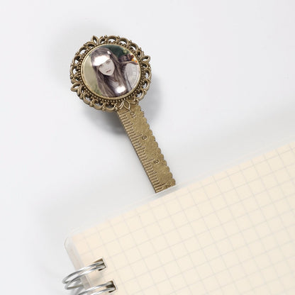 Stainless steel retro lace bookmarklet