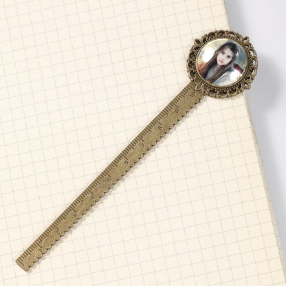 Stainless steel retro lace bookmarklet