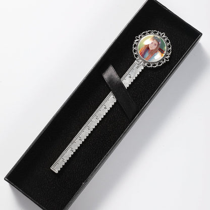 Stainless steel retro lace bookmarklet